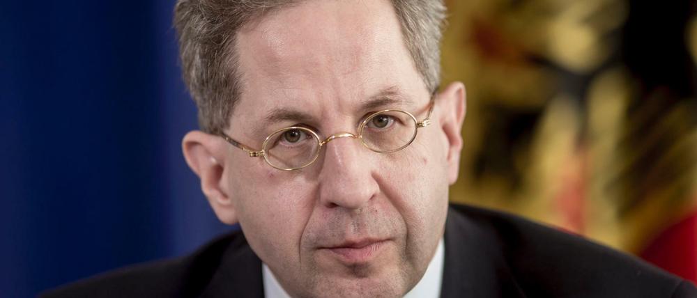 Maaßen droht die Verringerung oder Aberkennung von Ruhestandsbezügen.