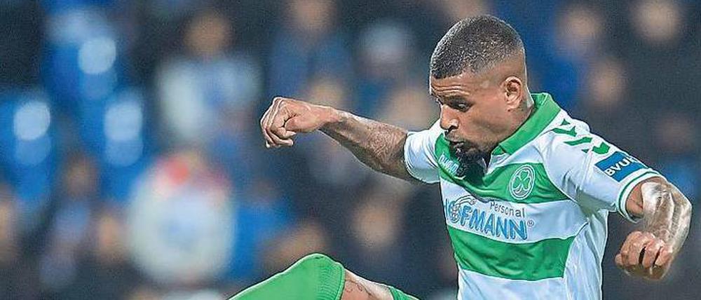Daniel Keita-Ruel (vorne) hat in zwölf Spielen schon sieben Tore erzielt