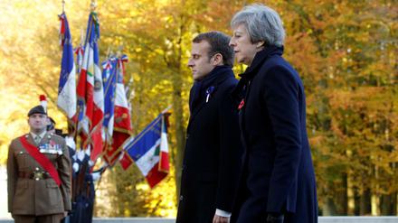 Frankreichs Präsident Macron und die britische Regierungschefin May haben gemeinsame verteidigungspolitische Ziele.