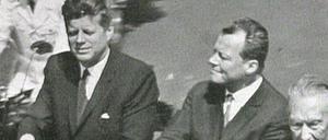Kennedy-Besuch in West-Berlin: In der RBB-Mediathek ist die Episode über das Jahr 1963 bereits verfügbar, ins Fernsehen kommt sie erst am kommenden Samstag. 