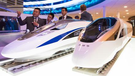 Schnell, billig, subventioniert. Der größte Zugbauer der Welt, CRRC aus China, rollt den Markt auf. 
