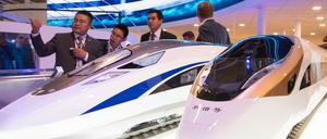 Schnell, billig, subventioniert. Der größte Zugbauer der Welt, CRRC aus China, rollt den Markt auf. 
