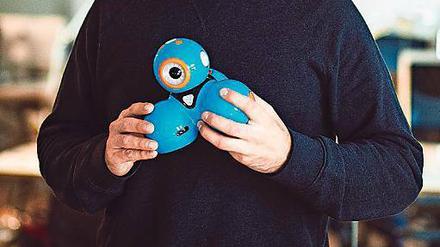 Die Roboter von Wonder Workshop werden per App gesteuert.