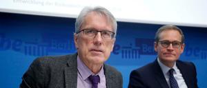Finanzsenator Matthias Kollatz und Regierender Bürgermeister Michael Mueller im Roten Rathaus in Berlin.