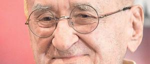 „Sie sind noch nicht tot, Herr Biolek, reden Sie nicht so viel davon“, hagelte es Kritik, nachdem sich Alfred Biolek mit Blick auf seine 84 Jahre öffentlich mit dem Thema Tod beschäftigt hatte. Dass er wieder Interviews gibt, hat einen anderen Grund. 