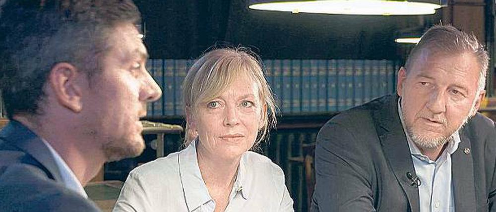 Neues Gerichts-TV. Nicht einfach nur „Skandal“ brüllen – Ingo Zamperoni befragt die Schöffen Ingrid Steffens und Uwe Blohm. 