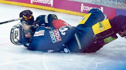 Thomas Oppenheimer hat sich bei den Eisbären am ersten Spieltag verletzt. Er fehlt immer noch. 