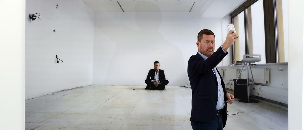 Die Ausstellung der Fotografin Kiki Kausch zeigt Fotos, die im Büro des ehemaligen "Bild"-Chefs Kai Diekmann entstanden sind.  