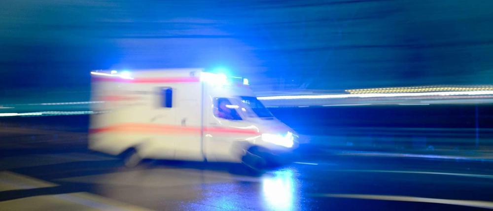 Rettungswagen im Einsatz. (Symbolbild)
