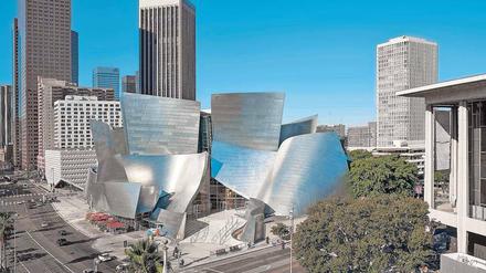 Philharmonie am Pazifik. Die 2003 eröffnete Walt Disney Concert Hall von Frank Gehry in Los Angeles. 