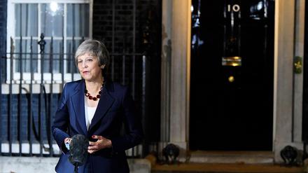 Die britische Premierministerin Theresa May am Mittwochabend vor ihrem Amtssitz Downing Street 10.