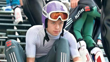 Sitzen geblieben. Olympiasieger Andreas Wellinger ist für das Mannschaftsspringen an diesem Samstag in Wisla nicht nominiert worden.
