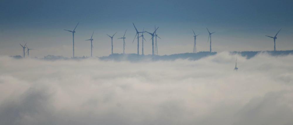 Über den Wolken: Windräder auf dem Hunsrück.