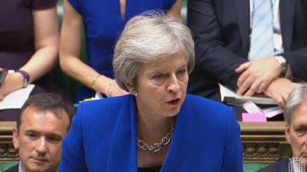 Theresa May, Premierministerin von Großbritannien, spricht im Unterhaus des britischen Parlaments.