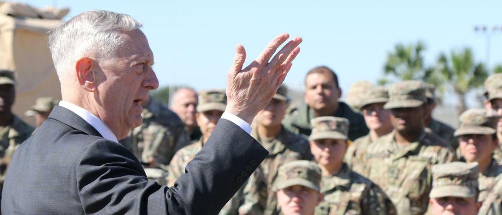 US-Verteidigungsminister James Mattis bei Soldaten in Texas