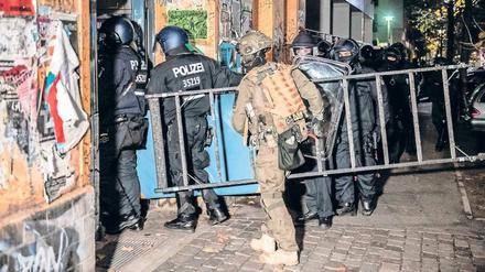 Eskalationsstufen. Polizeibeamte sind in der Rigaer Straße oft gesehene Besucher. Ein Aufgebot von 500 Mann ist aber eher selten.
