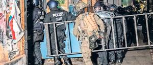 Eskalationsstufen. Polizeibeamte sind in der Rigaer Straße oft gesehene Besucher. Ein Aufgebot von 500 Mann ist aber eher selten.