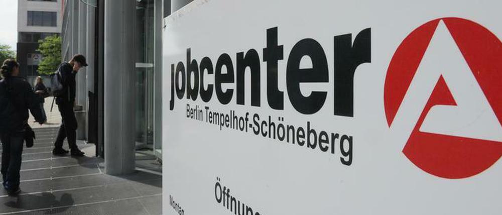 Arbeitslose sollen nach den Plänen von Grünen-Chef Habeck künftig nicht mehr gezwungen werden, Termine im Jobcenter wahrzunehmen.
