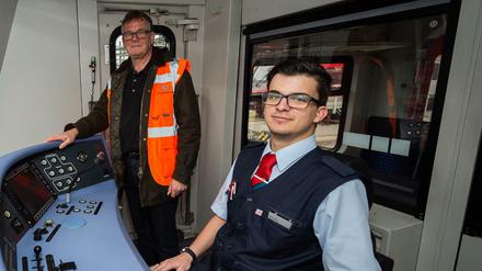 Die Deutsche Bahn will bis Ende des Jahres über 20.000 neue Mitarbeiterinnen und Mitarbeiter einstellen, darunter allein rund 1.600 neue Lokführer.