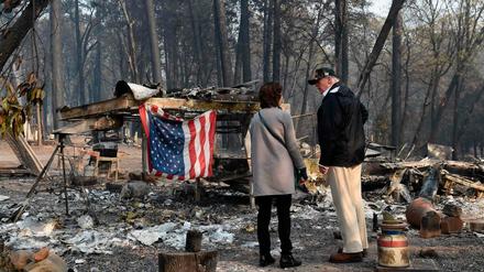 US-Präsident Donald Trump besucht Opfer der Waldbrände in Kalifornien. 