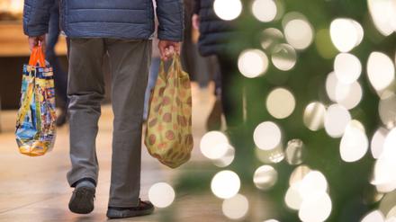 Für alle, die mit den Weihnachtsgeschenken etwas später dran sind, sollen die Berliner Geschäfte auch am vierten Advent öffnen.