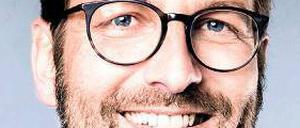 Tom Zwiessler arbeitet als Programmchef des privaten Fernsehsenders RTL II in München.