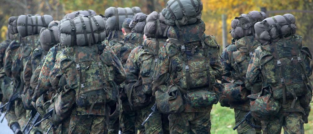 Soldaten der Bundeswehr in der Grundausbildung.