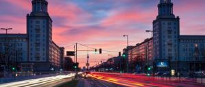 An der Karl-Marx-Allee hat die umstrittene Deutsche Wohnen 700 Mitwohnungen gekauft.