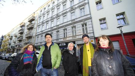 Sie rechnen nach. Die Mieter der Liebenwalder Straße 5 in Wedding.