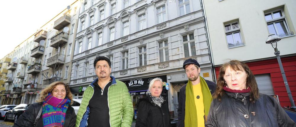 Sie rechnen nach. Die Mieter der Liebenwalder Straße 5 in Wedding.