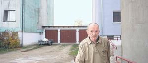 Miroslav hat sich zu einem Hof in Polen bringen lassen. Die Versuchungen des Stadtlebens sind hier sehr weit weg.