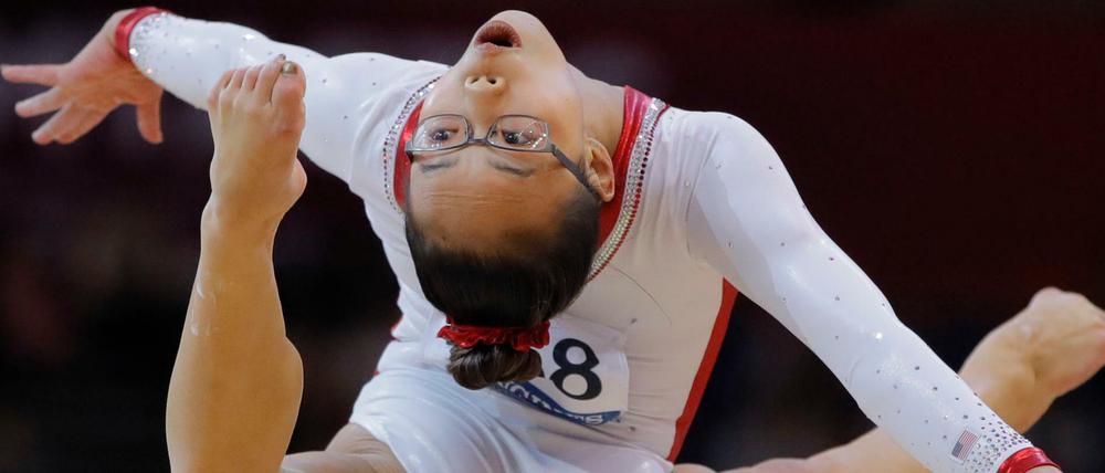 Genau hingeschaut. WM-Silbermedaillengewinnerin Morgan Hurd aus den USA verzückt beim Bodenfinale in Doha.