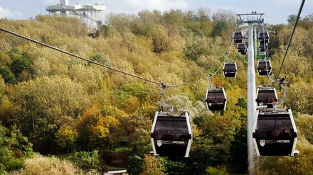 Gondeln der der Seilbahn am Kienberg im Berliner Bezirk Marzahn-Hellersdorf.