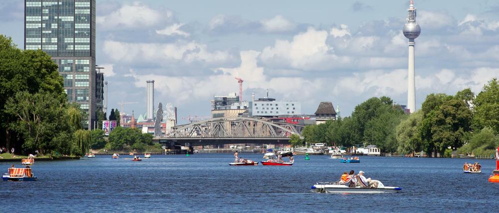 Mittendrin: die Elsenbrücke.
