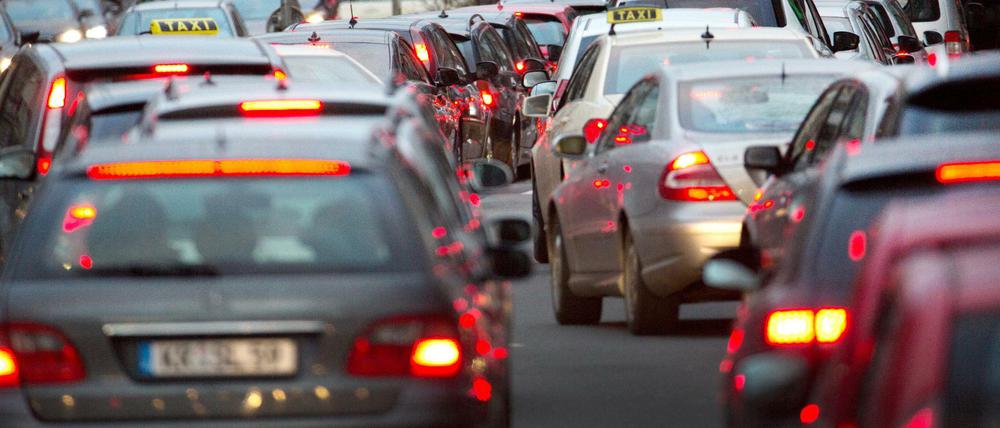 Autos im Stau in Düsseldorf
