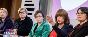 Diskussion zu Pro Quote mit Bundesfrauenministerin Franziska Giffey (SPD), Annette Kümmel, Vice-Präsident ProSieben Sat1, Birgit Wentzien, Chefredakteurin des Deutschlandfunks, Sabine Stamer, Vorstand von Pro Quote, Sylvie Deleglise, Personalchefin des RBB.
