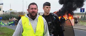 Die Polizei löst eine Blockade vor einem Treibstofflager im südfranzösischen Département Aude auf.