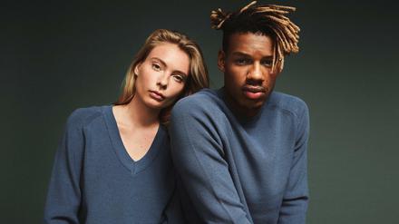 Blaue Stunde. Maxime Cartens findet, das ist der perfekte Pullover für jede Gelegenheit.