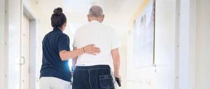 Wie lässt sich Pflegequalität besser messen und darstellen? Darüber müssen sich Kassen und Anbieter in den nächsten Monaten einigen.