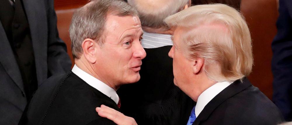 Gespanntes Verhältnis. Amerikas Oberster Richter John Roberts und Präsident Donald Trump.