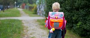 Für Eltern ist es meistens leichter, wenn alle Kinder auf dieselbe Schule gehen. 