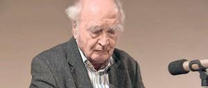 Leben, Schreiben, Signieren - alles eins: Martin Walser am 18. November dieses Jahres im Stuttgarter Literaturhaus-