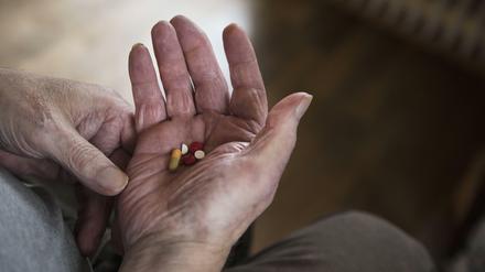 Der Palliativmedizin steht inzwischen eine ganze Palette an schmerzlindernden Medikamenten bereit.