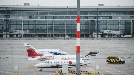 Im BER-Ausschuss gibt es Einblicke in den Abgrund einer Flughafen-Baustelle.