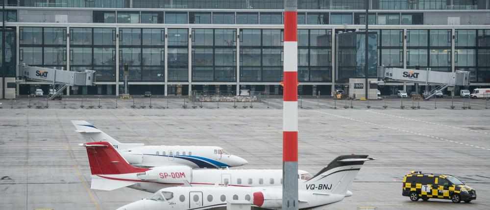 Im BER-Ausschuss gibt es Einblicke in den Abgrund einer Flughafen-Baustelle.