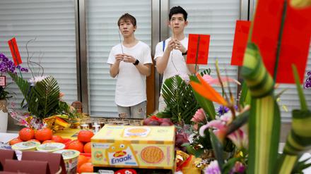 Leong Guzifer (r.), 30, und Ting Tseyen, 27, sind ein offen schwul lebendes Paar in Taiwan. Sie wollen im nächsten Jahr heiraten. 