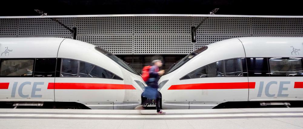 Jeder beschwert sich über die Bahn. Wer aber soll für die Lösung der Probleme zahlen?