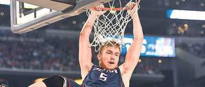 Karrieresprung. Basketballspieler Niels Giffey studierte in den USA.
