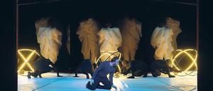 Reflexe statt Reflexion. Szene aus „Hippolyte et Aricie“ mit Gyula Orendt als Thésée.