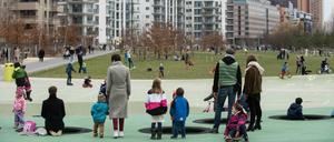 Das zusätzliche Geld soll Spielplätzen, der Grünflächenpflege oder auch einem kostenlosen Schülerticket zugutekommen.